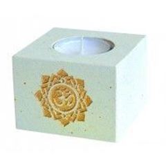 Bild von Teelicht Om Lotus Stein graviert weiss/gold 8x8cm