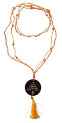 Bild von Mala Gayathri Mantra Glasperlen orange mit gelaserter Muschelscheibe 46cm