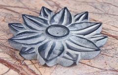 Immagine di Räucherstäbchenhalter Lotusblume aus Speckstein
