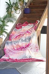 Picture of Plaid-Decke Mandala in rot/bunt von The Spirit of OM
