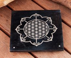 Immagine di Räucherstäbchenhalter Blume des Lebens im Lotus aus Speckstein schwarz