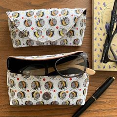 Picture of BEES GLASSES CASE