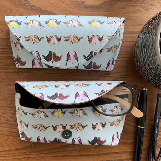 Picture of BRILLIANT BIRDS GLASSES CASE