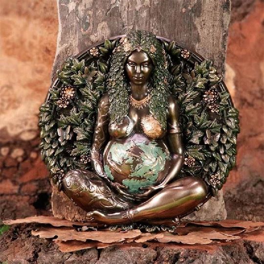 Picture of Wandhänger Gaia - Mutter Erde