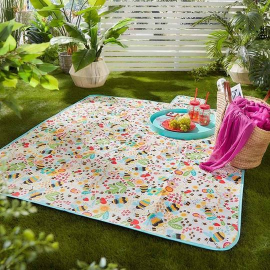 Immagine di Buzzy Bee Ochre Picnic Blanket