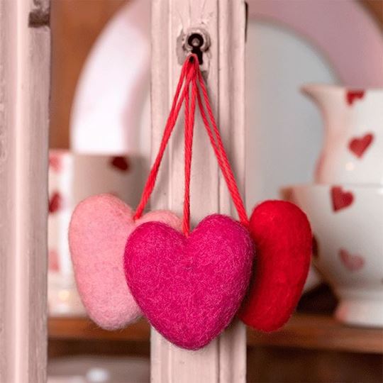 Image sur Grosse Wollfilz-Herzen 9 cm, 3er Set