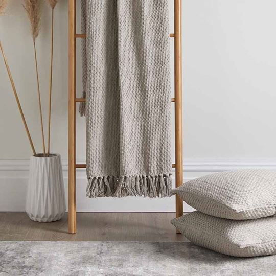 Bild von Hayden Natural 200x200cm Throw