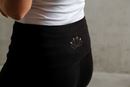 Image sur Leggings capri mit hohem Bund in schwarz von The Spirit of OM