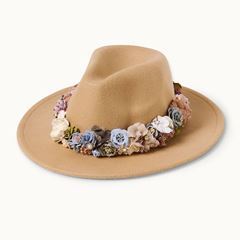Bild von Hut mit Blumen Beige  - by vivi.