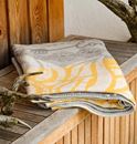 Image sur Plaid-Decke Lotus in gelb/grau von The Spirit of OM