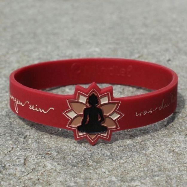 Bild von Mindlet Armband Buddha Silikon rotbraun