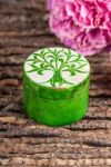 Bild von Döschen Yggdrasil aus Speckstein, grün