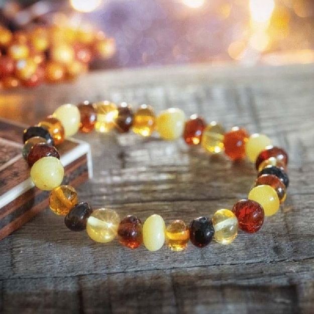 Bild von Armband glänzend aus buntem Bernstein