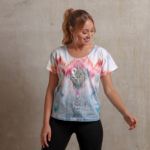 Bild von Shirt Ikat in weiss-bunt von The Spirit of OM