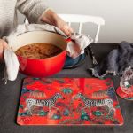Bild von Emma J Shipley Lost World/red Tablemat 38x29 - Jamida of Sweden