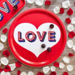 Bild von Asta Barrington Love /red Tray Ø 39 - Jamida of Sweden
