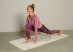 Bild von Longsleeve Crop Top - Bambus in amethyst von The Spirit of OM