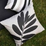 Bild von Leaf Print Outdoor Natural 43x43cm - Kissenfüllung inkl.