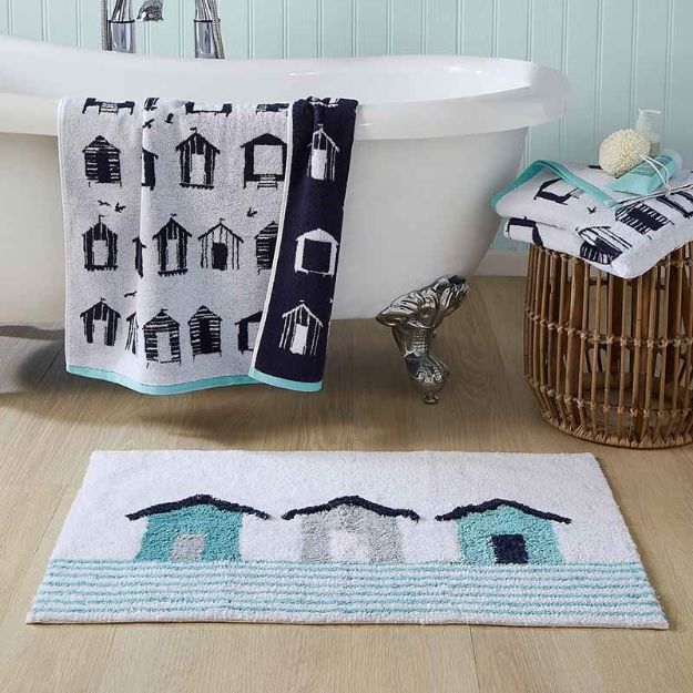 Bild von Beach Huts Blue Bath Mat
