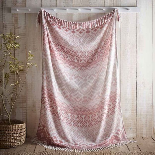 Bild von Sakari Terracotta 130x180cm Throw