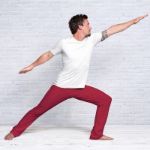 Bild von Wellness-Hose lang unisex in rosenrot von The Spirit of OM