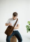 Bild von Mati Corduroy Brown Umhängetasche