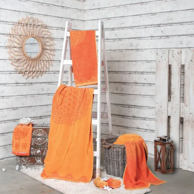 Bild von Handtuch Happy Flower 48 x 109 cm in sonnengelb/koralle von The Spirit of OM