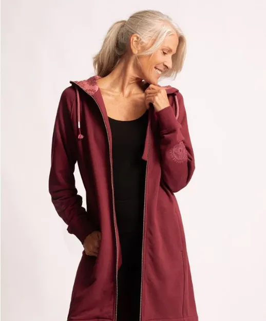 Bild von Longjacke Karuna Patala in tiefrot von The Spirit of OM