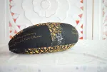Bild von Meditationskissen Halbmond in  schwarz/gold 40 x10 cm von The Spirit of OM