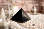 Bild von grosse Schungit Pyramide