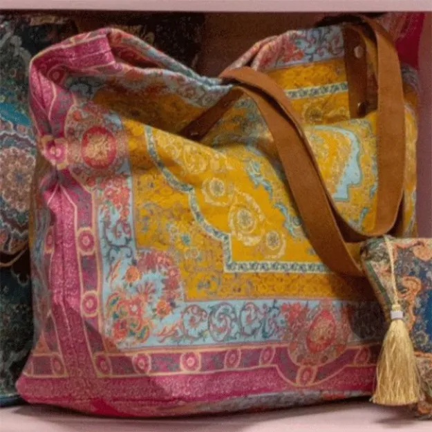 Bild von Shopper Vidya mit Vintage-Blumenmuster