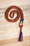 Bild von Rudraksha-Mala mit 7 Chakren