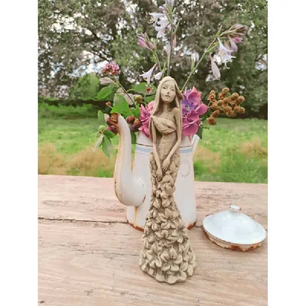 Bild von Blütentänzerin Rittersporn-Elfe, Betonguss, 30 cm,