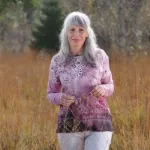 Bild von Blusen-Shirt Brombeer-Sahne langarm in brombeer von The Spirit of OM