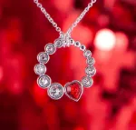 Bild von Herzkristall-Anhänger mit Kette