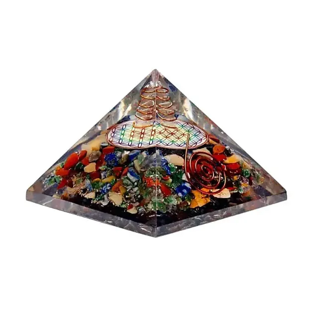 Bild von Blume des Lebens Chakra Pyramide mit Kristallspitze