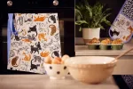 Bild von Feline Friends Oilcloth Apron - Ulster Weavers