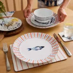 Bild von Catch of the Day Porcelain Dinner Plate - Ulster Weavers