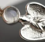 Bild von Engelanhänger 27 mm mit Mondstein