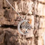 Bild von Yggdrasil in Mond