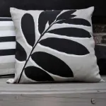 Bild von Leaf Print Natural Cushion Cover - 43 x 43 cm - Kissenbezug OHNE Füllung