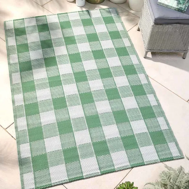 Bild von Gingham Green Outdoor Rug - 120 x 170 cm