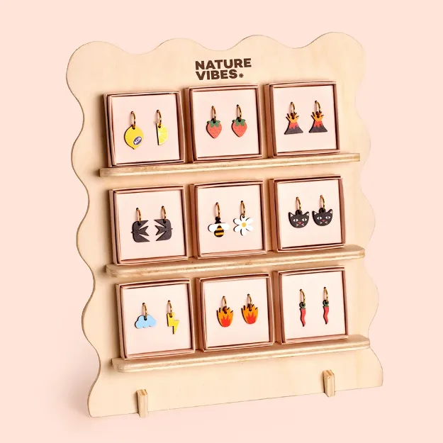 Bild von NATURE VIBES WOODEN EARRING DISPLAY (EMPTY/LEER)