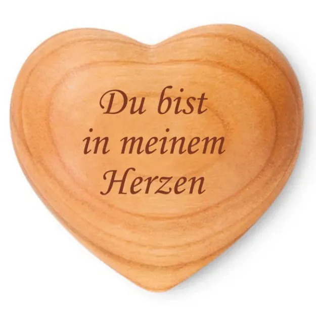 Bild von Holzherz mit Gravur Du bist in meinem Herzen