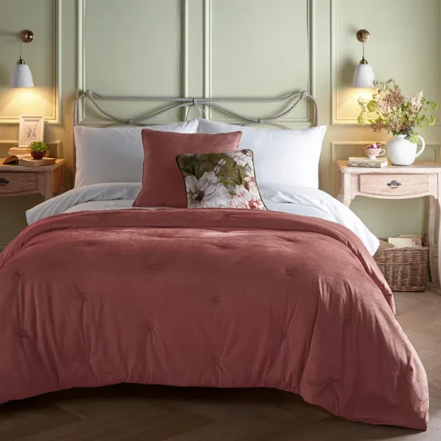 Bild von Austell Pink Bedspread - 150 x 220 cm