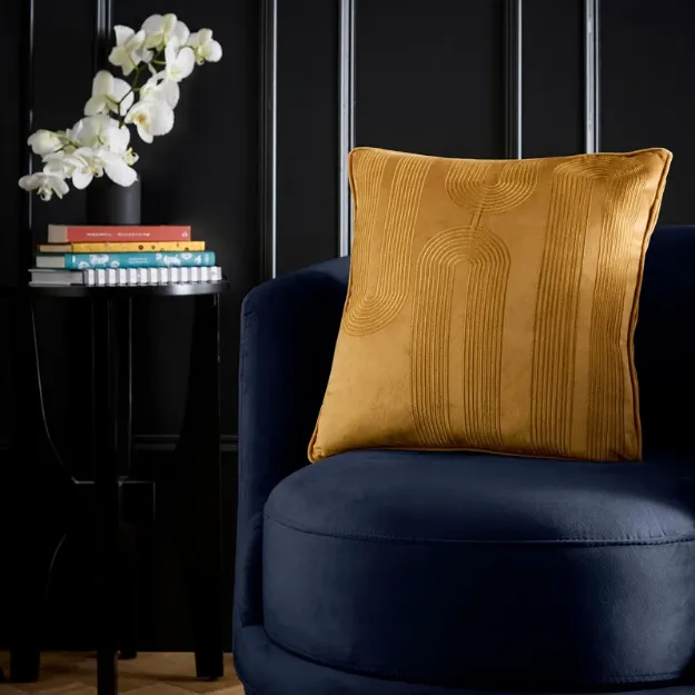 Bild von Diva Embroidery Ochre Filled Cushion - 43 x 43 cm - Kissenfüllung inkl.