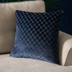 Bild von Velvet Spot Navy Cushion Cover - 43 x 43 cm - Kissenbezug OHNE Füllung